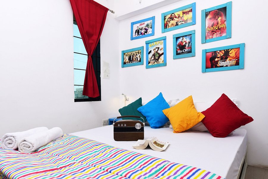 GoSTOPS — Guest room