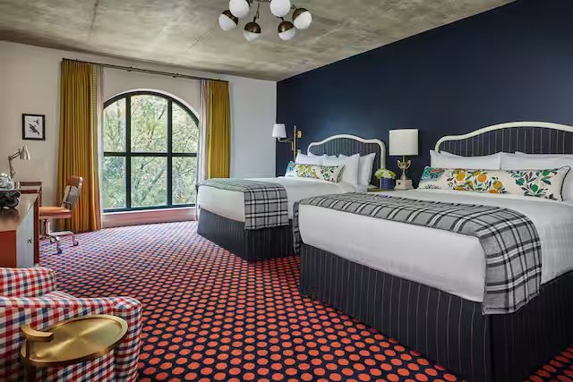 Graduate by Hilton Bloomington — Guest room