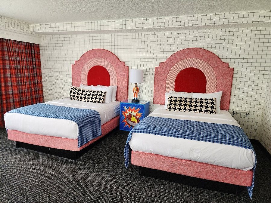 Graduate By Hilton Cincinnati — Guest room