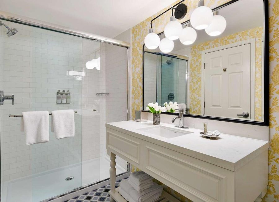 Graduate By Hilton Columbia S c — Bathroom