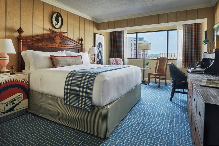Graduate By Hilton Iowa City — Guest room