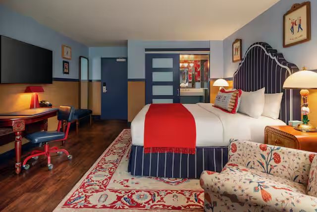 Graduate by Hilton Minneapolis — Guest room