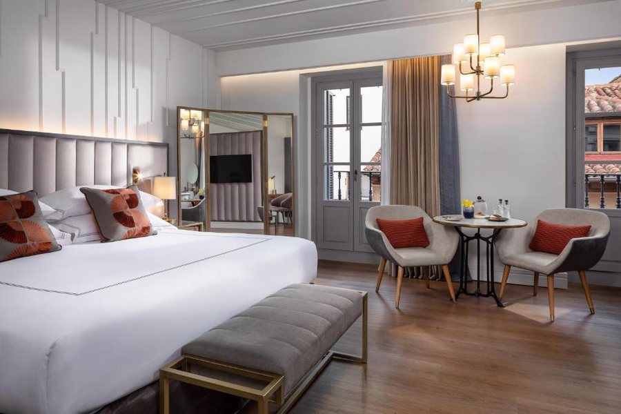 Gran Hotel Ingles — Guest room