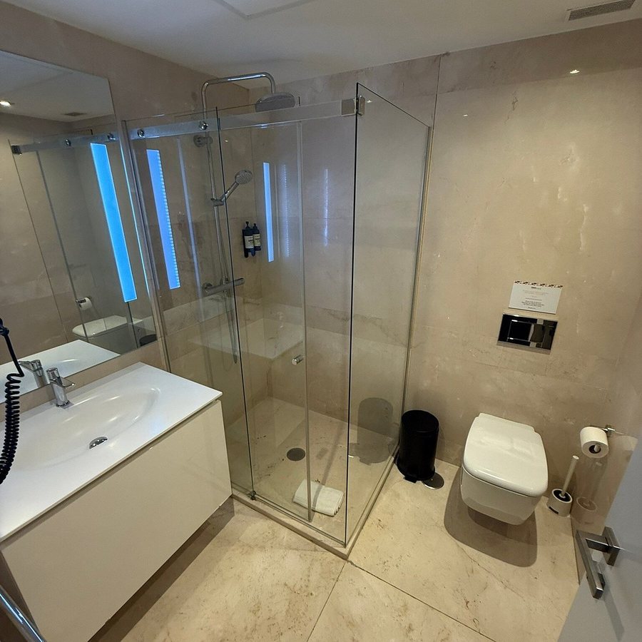 Gran View Apartments — Bathroom