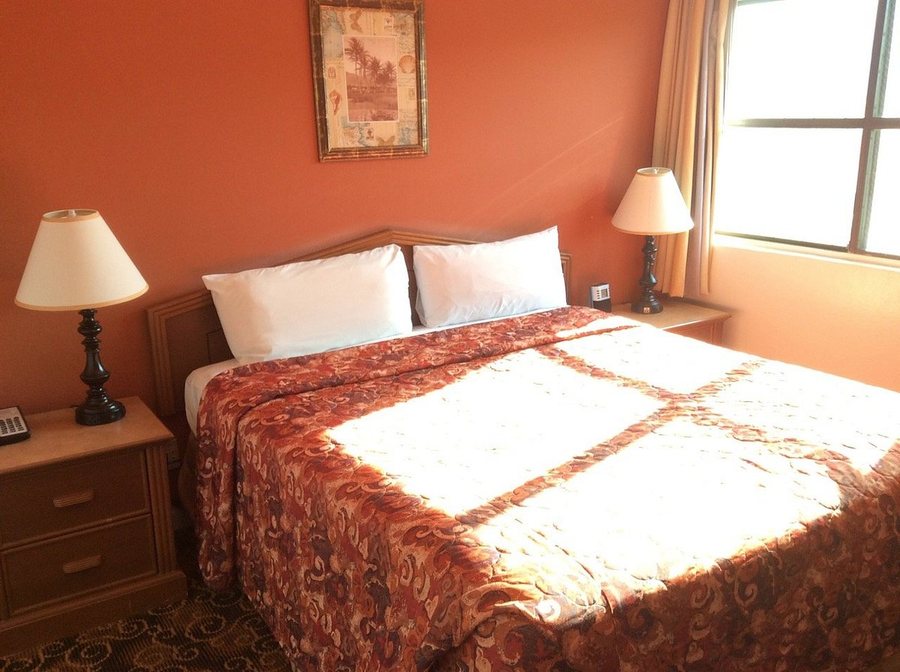 Granada Inn Los Angeles California — Guest room