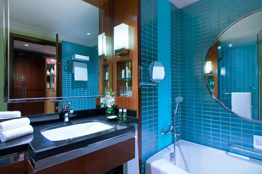 Grand 5 Hotel Plaza Sukhumvit Bangkok — Bathroom