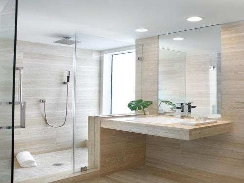 Grand Beach Hotel Miami Beach — Bathroom