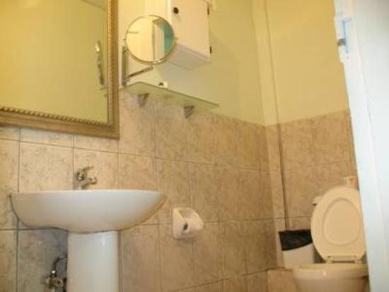 Grand Diamond Hotel — Bathroom