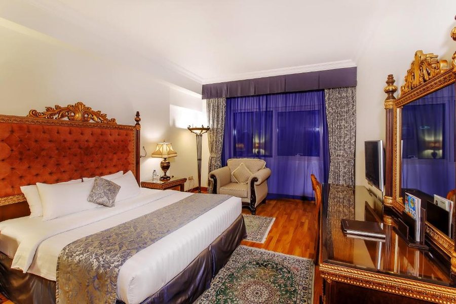 Grand Excelsior Hotel Bur Dubai — Guest room