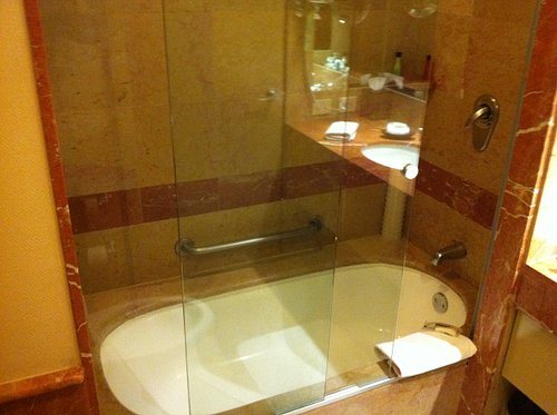 Grand Fiesta Americana Chapultepec — Bathroom