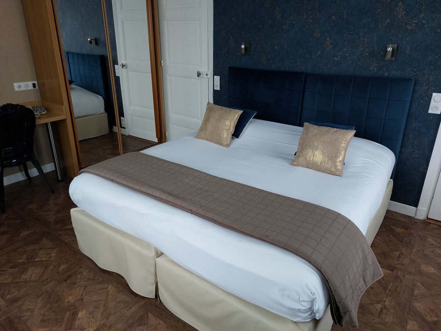 Grand Hotel De L Esperance — Guest room