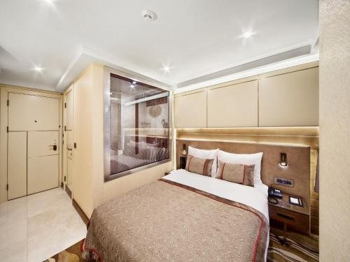Grand Hotel de Pera Istanbul — Guest room