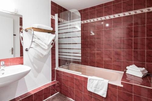 Grand Hotel Dore — Bathroom