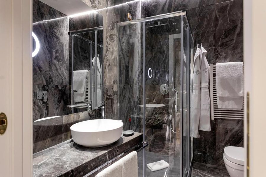 Grand Hotel et Des Palmes — Bathroom