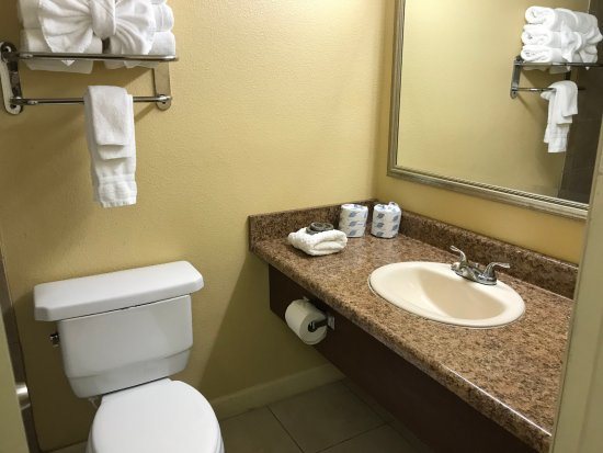 Grand Hotel Kissimmee at Celebration — Bathroom