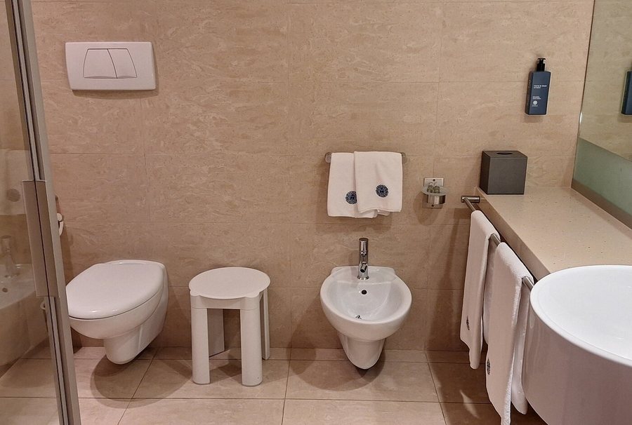 Grand Hotel Terme di Comano — Bathroom