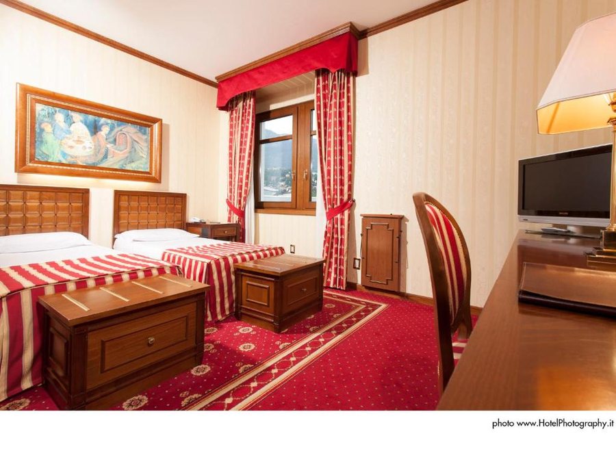 Grand Hotel Trento — Guest room