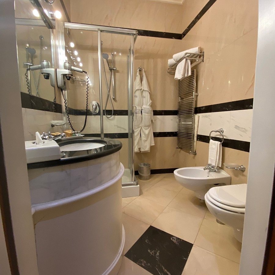 Grand Hotel Wagner — Bathroom