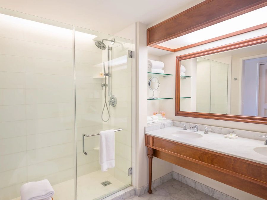 Grand Hyatt Kauai Resort Spa — Bathroom