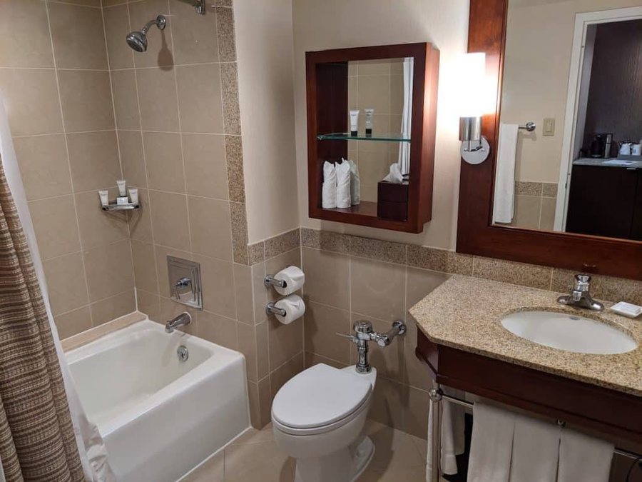 Grand Hyatt Washington — Bathroom