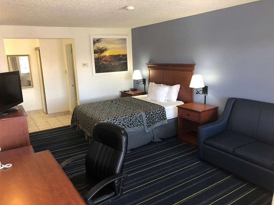 Grand Junction KOA Holiday — Guest room