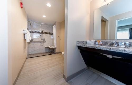 Grand Legacy At The Park — Bathroom