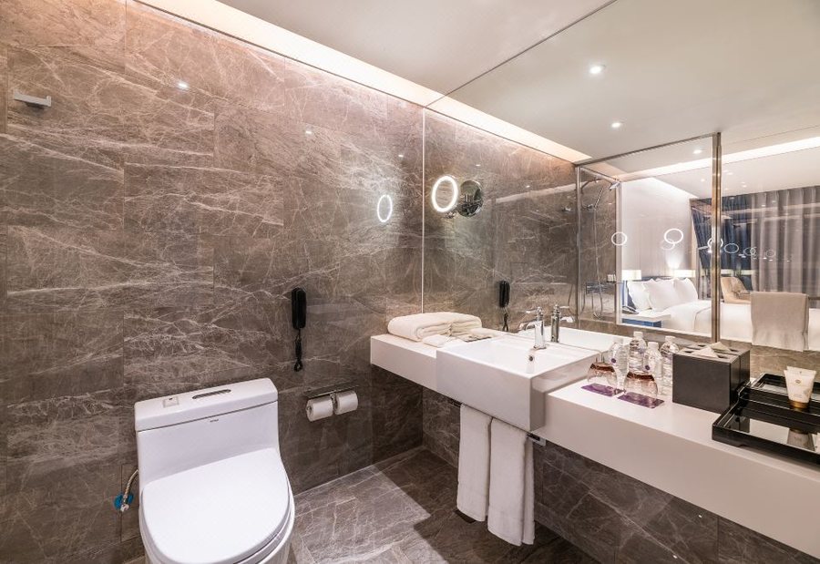 Grand Mercure Shanghai Century Park — Bathroom