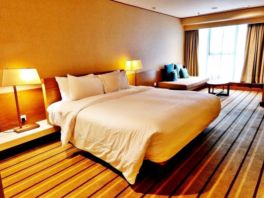 Grand Mercure Singapore Roxy — Guest room
