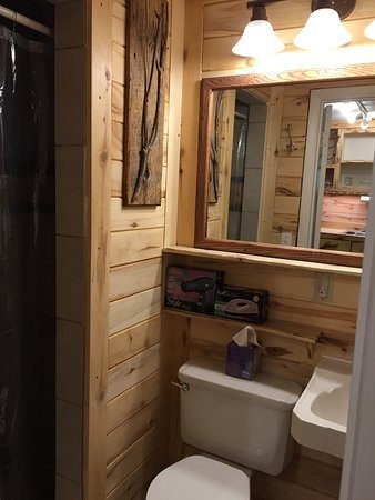 Grand Mesa Lodge — Bathroom