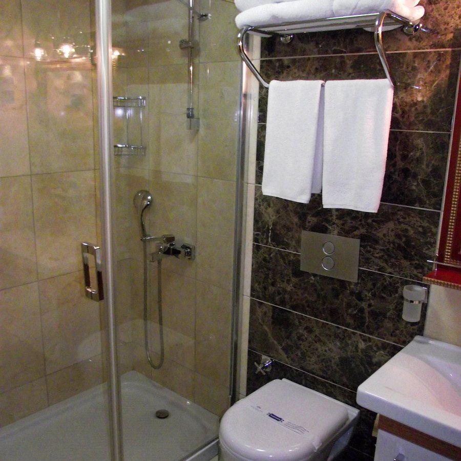 Grand Naki Hotel Istanbul — Bathroom