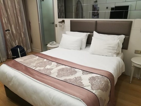 Grand Naki Hotel Istanbul — Guest room