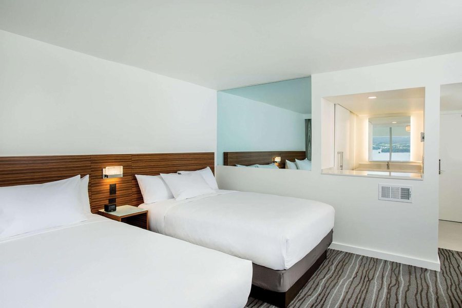 Grand Naniloa Hotel Hilo A Doubletree By Hilton — Guest room