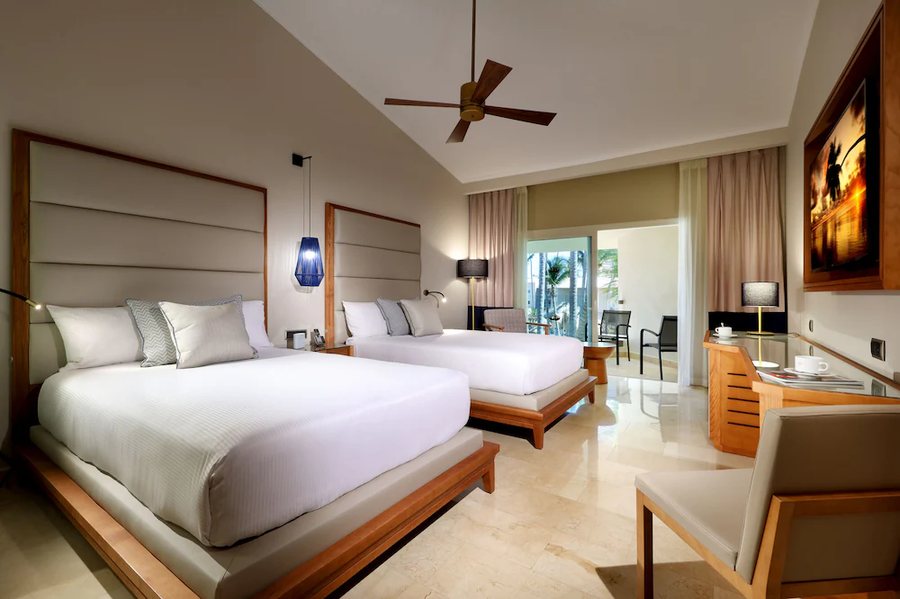 Grand Palladium Palace Resort Spa Casino — Guest room