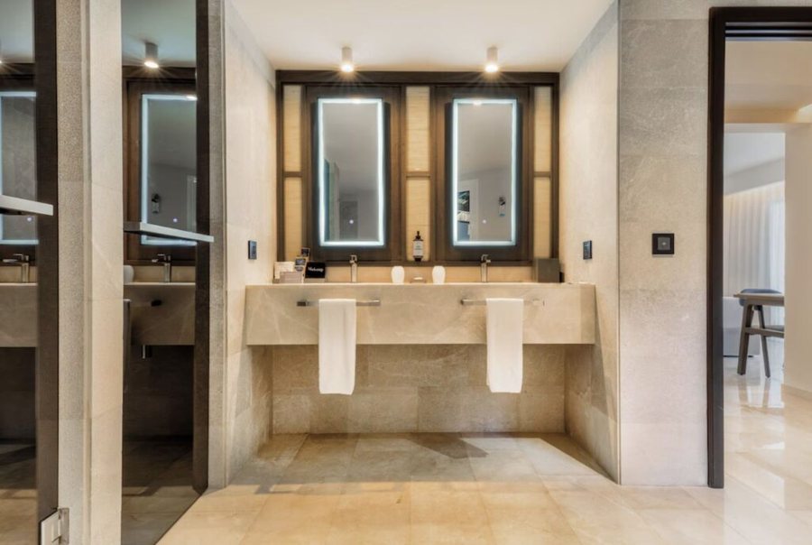 Grand Palladium Select Bavaro — Bathroom