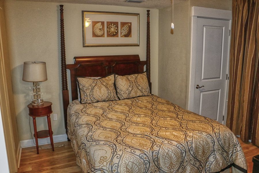 Grand Panama Beach Resort by Emerald View Resorts — Guest room