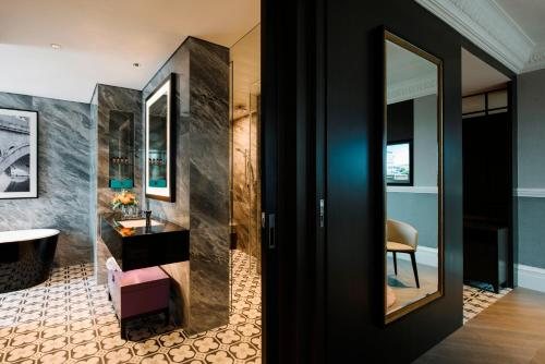 Grand Park City Hall — Bathroom