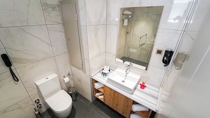 Grand Sirkeci Hotel Istanbul — Bathroom