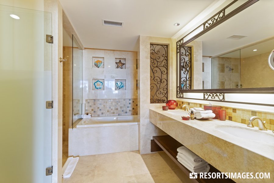 Grand Solmar Land s End Resort Spa — Bathroom