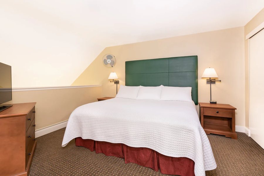 Grand Summit Resort Hotel — Guest room