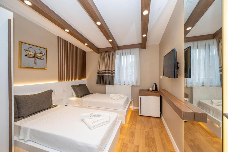 Grand Unal Hotel Istanbul — Guest room