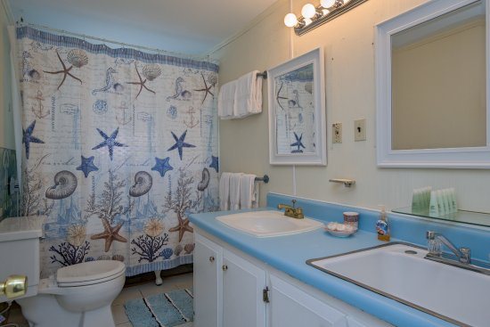 Grand Victorian — Bathroom