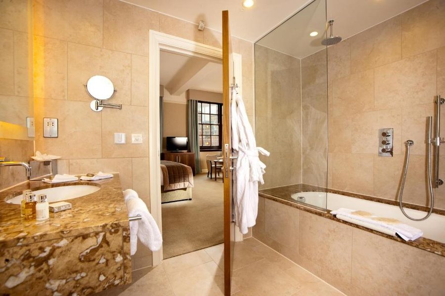 Grand View Inn and Cottages — Bathroom