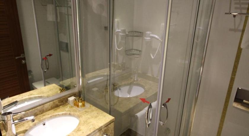 Grand Washington Hotel Istanbul — Bathroom