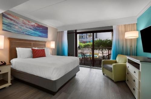Grande Cayman Resort — Guest room