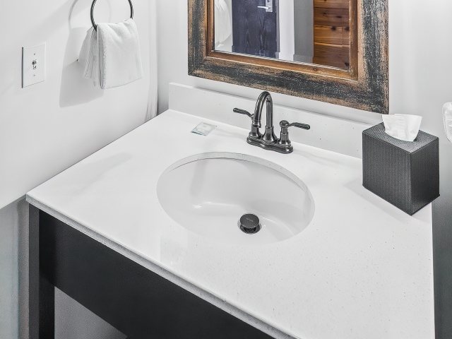 Grande Denali Lodge — Bathroom