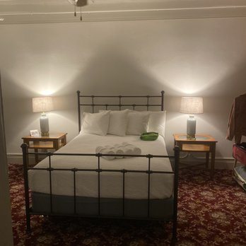Grande Hot Springs RV Resort — Guest room