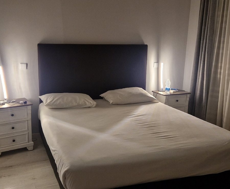 Grande Pensao Residencial Alcobia — Guest room
