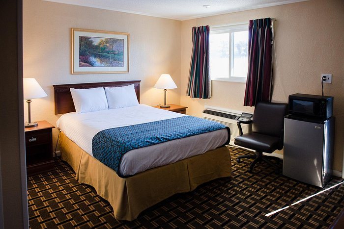 Grandview Plaza Inn Suites — Guest room