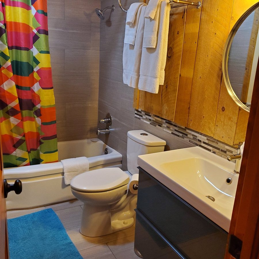 Grants KOA — Bathroom