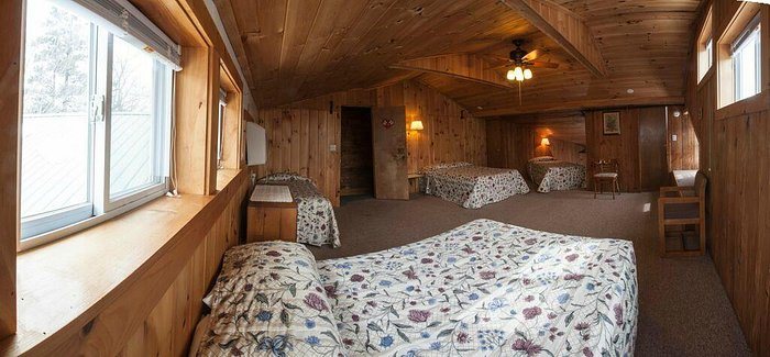 Gray Ghost Inn — Guest room